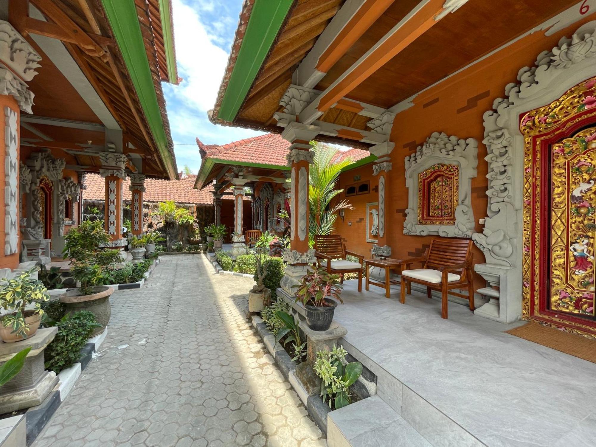 Kubu Elsa Bali Hotel Lovina Exterior foto